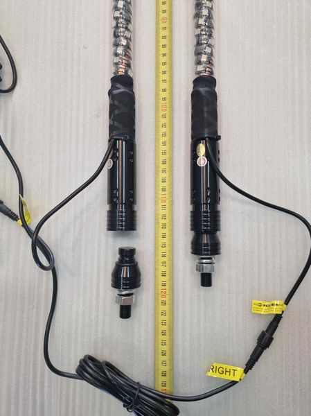 LED флагштоки ATV22 PRO 119см, комплект 2шт., можливість підключення стопів та поворотників, керування через пульт або додаток ATV22-LEDWHIP-119-PRO-PAIR фото