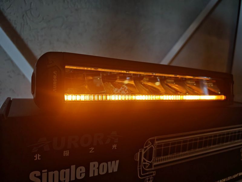 Aurora ALO-P-S10-10-R13Y-AW 33см 90W &mdash; LED балка комбінованого світла (Combo Beam) + DRL (денні ходові вогні) білого/бурштиного кольору ALO-P-S10-10-R13Y-AW-H фото