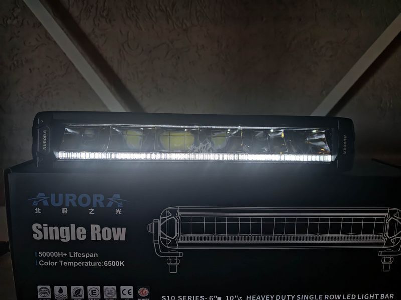 Aurora ALO-P-S10-10-R13Y-AW 33см 90W &mdash; LED балка комбінованого світла (Combo Beam) + DRL (денні ходові вогні) білого/бурштиного кольору ALO-P-S10-10-R13Y-AW-H фото